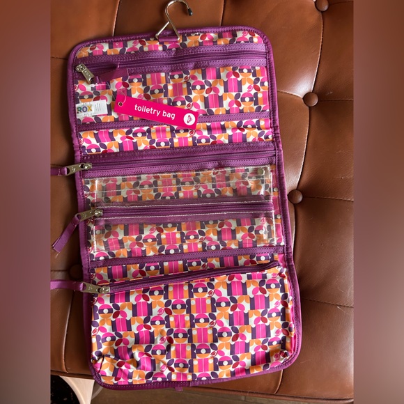 NWT ROXY TOILETRY TRAVEL BAG - Roomy & Multiple Pockets 🟣🟤🟠🟡 - Picture 5 of 8
